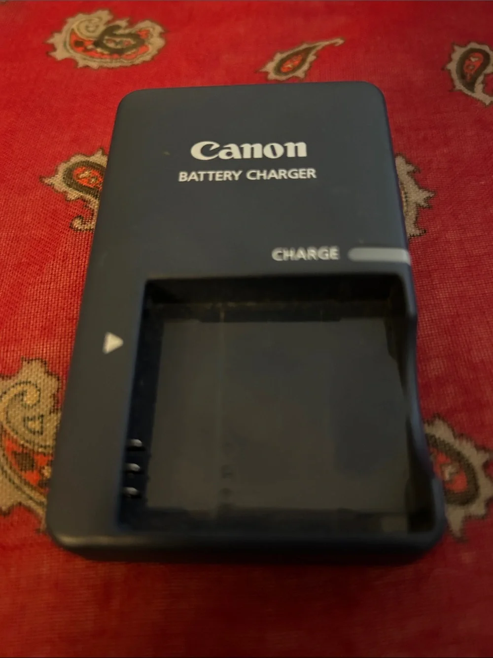 Canon Dark Grey Plug In Battery Charger W/Charge Indicator / In Great Condition